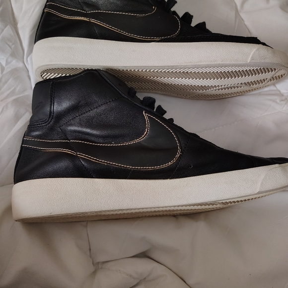 Men Size 9 Nike Shoes - Picture 12 of 14